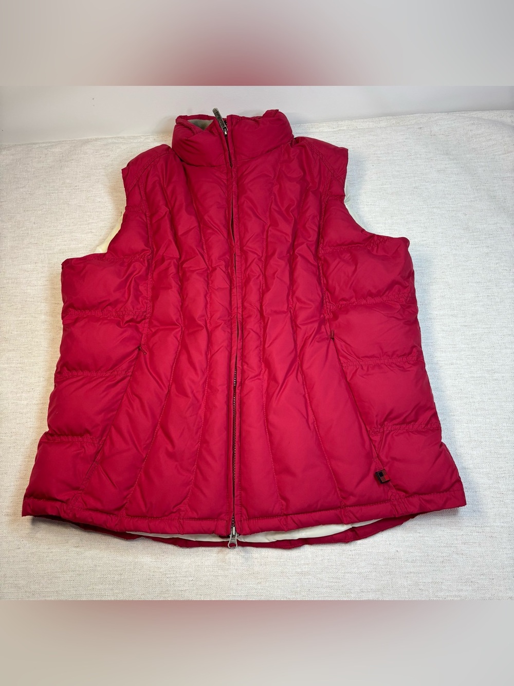 Woolrich Women's XL Quilted puffer Vest jacket in Bright Red full zip